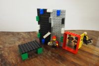 Lego: Eingangstür bei der Figuren hineingehen